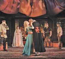 New approach enlivens Othello at Folger
