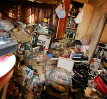 When cluttered living turns into hoarding