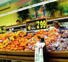 Yes, you can negotiate at grocery stores