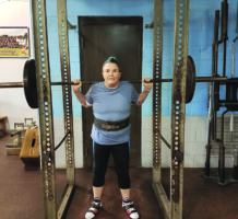 Powerlifter pushes herself to new heights