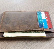 Nine things to never keep in your wallet