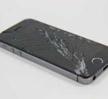 Cracked iPhone screen? Where to fix it
