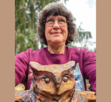 Lifelong carver prefers using chainsaws